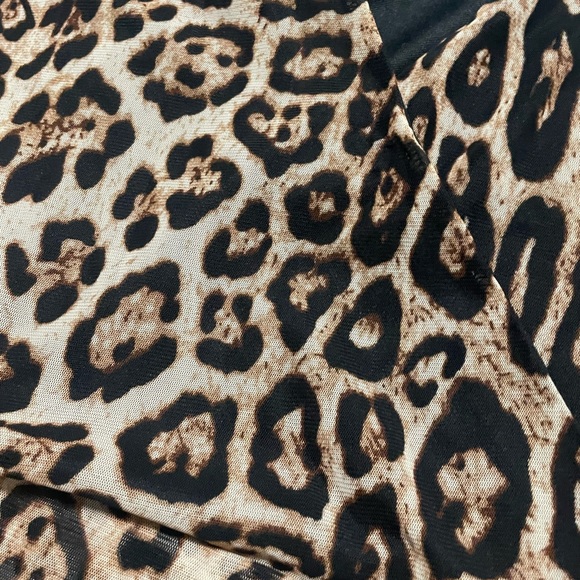 Leopard Print Long Sleeve Top Size M - Picture 2 of 4